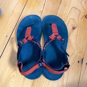 Vibram hiking sandals